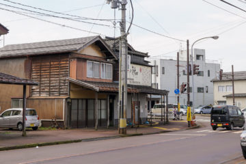 新町三丁目の貸家